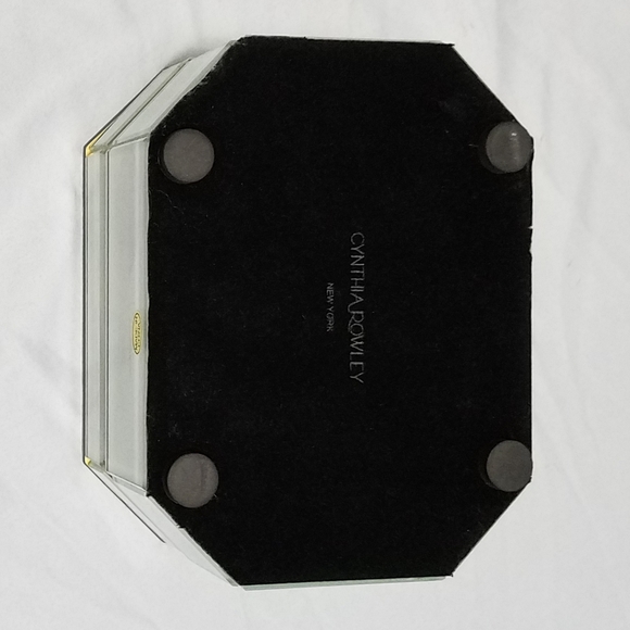Beautiful CynthiaRowley gold dot glass jewelry box - Picture 5 of 12